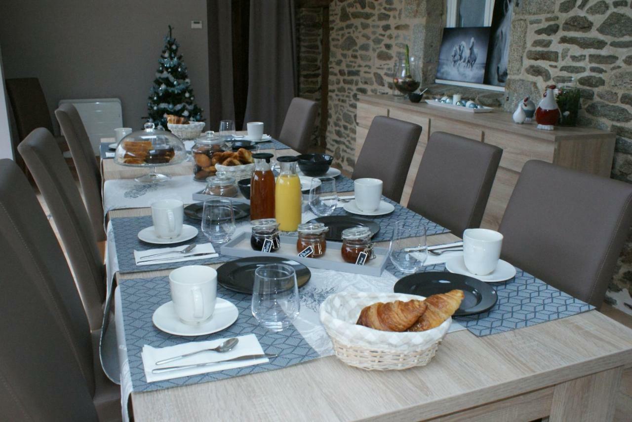 Aux Agapanthes Bed & Breakfast Pluherlin ภายนอก รูปภาพ